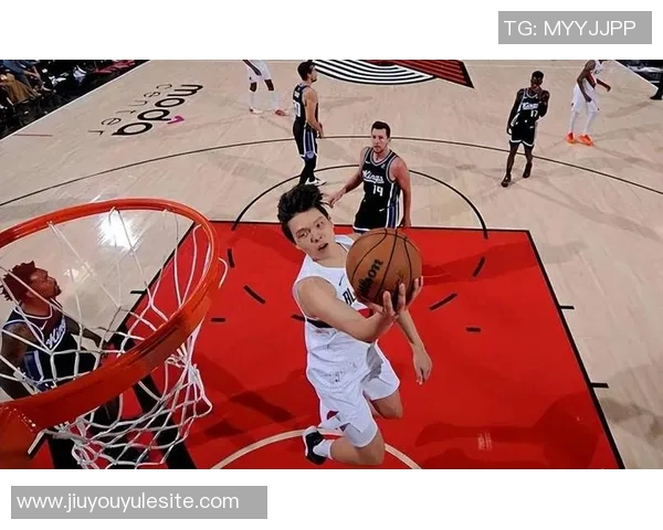 杨瀚森精彩单打尤班克斯背运转身动作大个子难以企及的绝技 杨瀚森精彩单打尤班克斯背运转身动作大个子难以企及的绝技