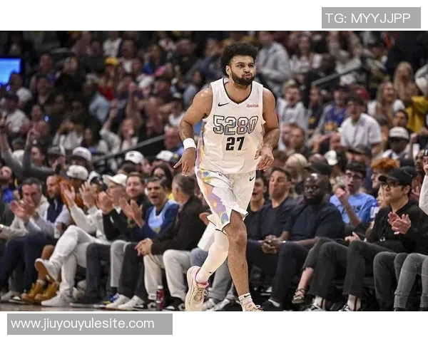 穆雷火力全开29投16中砍下43分6篮板三分球命中率高达55 穆雷火力全开29投16中砍下43分6篮板三分球命中率高达55