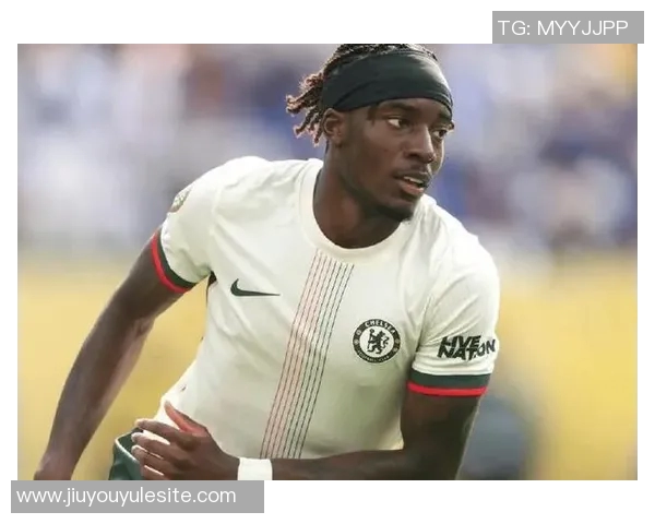 电讯报:科洛穆阿尼佩戴定制面具训练能否出战阿森纳仍未确定 电讯报:科洛穆阿尼佩戴定制面具训练能否出战阿森纳仍未确定