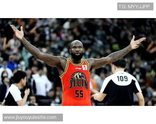 詹姆斯对琼斯泄密比赛信息表示失望原本希望助其进入教练行业