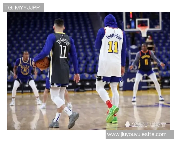 杰伦格林赛前积极热身投篮训练中展现笑容复出在望