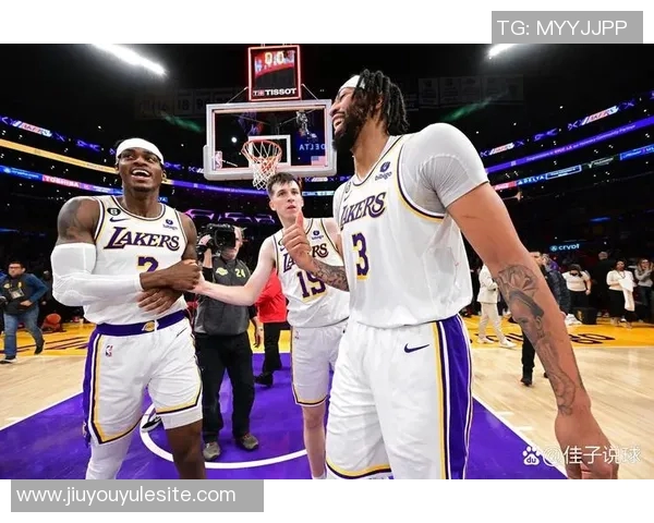 范德比尔特盛赞里夫斯迎接挑战两场比赛得分超90分令人惊叹